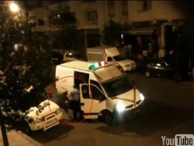 الرباط : الشرطة تعتدي على فتاة ليل و لاتبالي لعراك أمام حانة