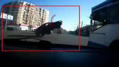 جن يقلب سيارة في حادث غريب و عجيب‏