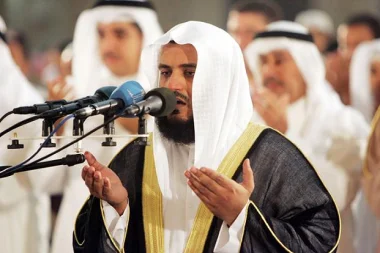 العفاسي يعتذر عن الامامة في المغرب