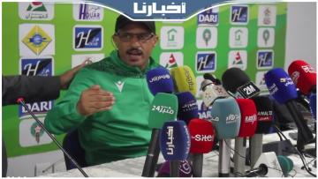 مدرب مولودية وجدة يهاجم الصحفيين بسبب الأسئلة المحرجة