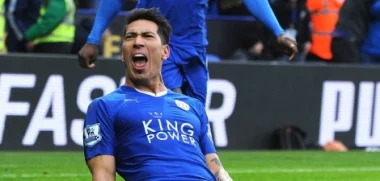 ليستر يعزز صدارته للدوري الإنجليزي وتشيلسي يفلت من الخسارة