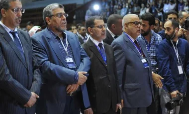 محاولات لإقناع "بنكيران" بعدم الترشح لولاية ثالثة على رأس "البيجيدي" وهذه التفاصيل