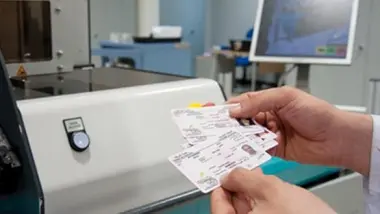 هام.. إطلاق عملية واسعة لتغيير "البيرمي" والبطاقة الرمادية وهؤلاء هم المعنيون بالإجراء