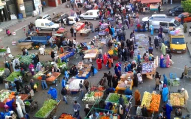 سطات : رصيفها للتجار وشوارعها للراجلين