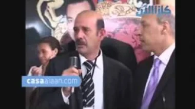 جزائري يبكي بعد حصوله على أوراق الإقامة بالمغرب