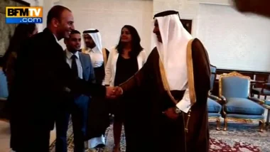 قطر تشتري المهاجرين العرب بفرنسا