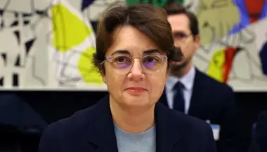 استقالة مديرة متحف اللوفر بعد “سرقة القرن”