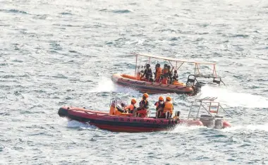 طفلة بين الناجين.. إنقاذ خمسة أشخاص بعد قضاء ثلاثة أيام تائهين في بحر إندونيسيا