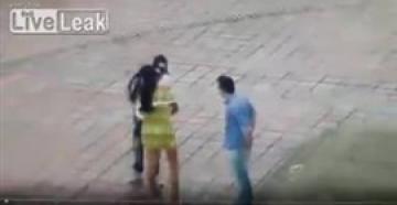 بالفيديو.. شاهد ماذا حدث للص اقتحم موعدا غراميا بين شاب وفتاة وسرقهما