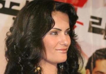 شاهد صورة نادرة للفنانة الاستعراضية سما المصري بالحجاب!