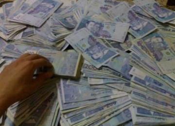 200 مليار كلفة 25 مسؤولا في مؤسسات الدولة