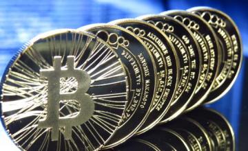 بريطاني يبحث بين أطنان من النفايات عن 7.5 مليون دولار