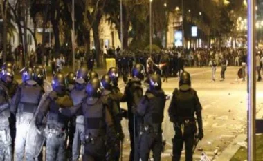 تواصل أعمال الشغب ببرشلونة لليلة الثالثة