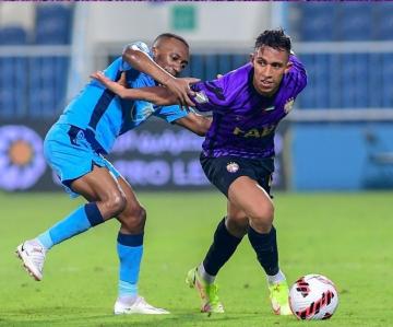 رحيمي يواصل التألق ويصنع هدفين للعين في الدوري الإماراتي.. فيديو