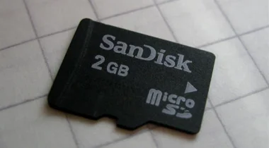 شركة سانديسك تحتفل بشحن ملياري بطاقة microSD