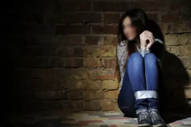 جريمة بشعة .. شخص يختطف طليقته ويحتجزها ويقدم على محاولة قتلها بتازة
