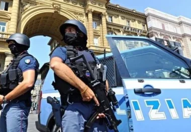 خطير جدا...الشرطة الإيطالية تطوق قنصلية المغرب ب"طورينو" وتقتحم المكان بالأسلحة