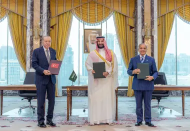 «اتفاقية مكة المكرمة للدفاع المشترك» تعكس حرص الدول الثلاث على تعزيز أمنها (واس)