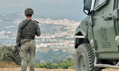 لا تنخدعوا للمحرضين.. وزير الداخلية الإسباني يرسل تعزيزات أمنية إلى سبتة ويؤكد: لن يحصل المقتحمون على أي شيء