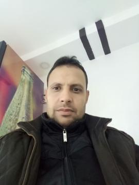 حرق العلم الوطني وعنصرية الأفكار المتطرفة