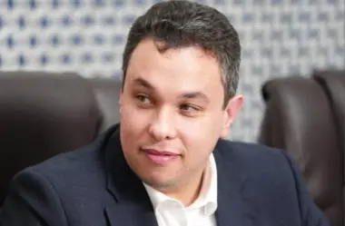 من يكون  صلاح الدين عبقري أصغر وزير في حكومة المنصوري؟