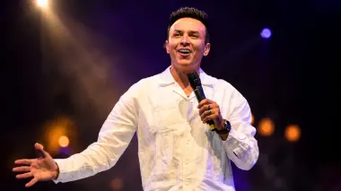 الرشيدية.. حاتم إدار وفنانون يتحدثون عن أجواء اليوم الوطني لمغاربة العالم في ثاني أيام الفعاليات