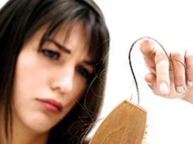 عالجى تساقط الشعر نهائيا بطرق طبيعية