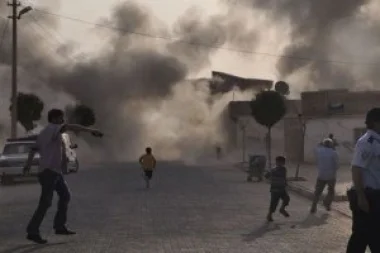 المرصد: مقتل 52 شخصاً على الأقل في غارات جديدة على حلب