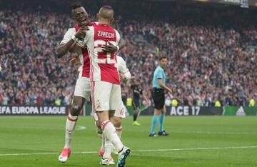 زياش يسجل بروعة في فوز أياكس أمام دينامو كييف ب3-1(فيديو)