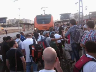 شهادات حية  بعد الاعتداء على مسافرين بمحطة القطار " الميناء " بالبيضاء ( الفيديو )