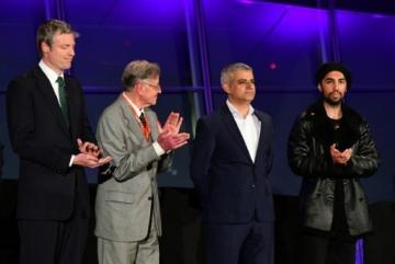 أول  مسلم يفوز بمنصب رئيس بلدية عاصمة دولة كبرى
