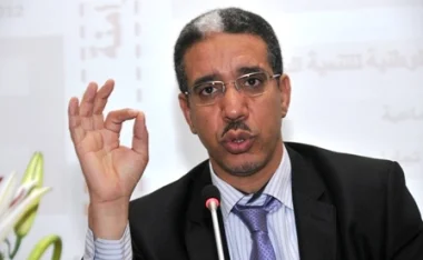 وزارة النقل تدعو أصحاب رخص استغلال النقل العمومي الى إنشاء شركات