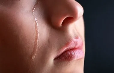 الناضور : أب يحتجز ابنيه ويكبلهما من أجل ابتزاز زوجته