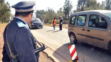 الدارالبيضاء : شرطي يتعرى أمام رئيسه بعد نشوب خلاف بينهما حول ساعات العمل الإضافية