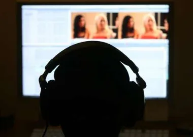 الهند تحجب 857 موقعا إباحيا لأنها أخطر من "النووي وهتلر والإيدز"
