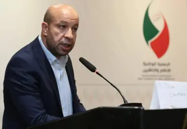 الجمعية الوطنية للإعلام والناشرين تطالب بكشف "لائحة المستفيدين" من الدعم العمومي وتستنكر الإساءات البرلمانية