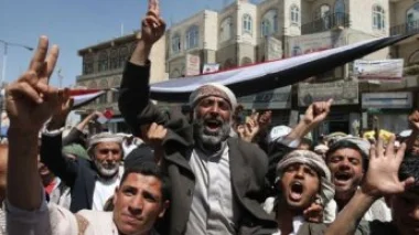 علي عبد الله صالح يرفض التنحي وواشنطن تنصح رعاياها بعدم السفر إلى اليمن