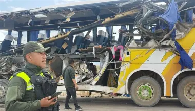 تصادم مروع بين حافلتين في بوليفيا يخلف 37 قتيلاً وعشرات الجرحى