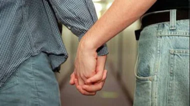 كلميم: اعتقال شاذين بعد ضبطهما في وضع مخجل داخل سيارة