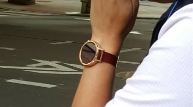 رصد ساعة "Moto 360" نسخة 2015 في الولايات المتحدة