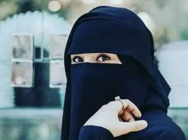 طنجة.. منقبة تنفذ عملية سرقة مثيرة لمحل مجوهرات بـ"بلاصا طورو" مستعينة بـ"الكليموجين"