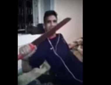 عاجل... اعتقال الشاب الذي ظهر في فيديو يخاطب الملك وهو حامل سيفا