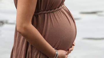 طريقة اختبار الحمل عبر اللعاب بدقة 95%