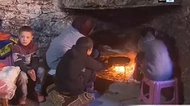 معاناة ساكنة جبال أزيلال تشتد مع موجة البرد