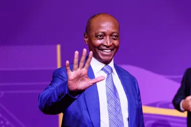 موتسيبي يُخرص صحافيا مصريا: المغرب يفرض نفسه بالعمل والنتائج ولا مكان لـ "رد الجميل" في قواميس الكاف