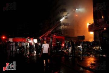 بالفيديو: 45 مصاباً بحريق في فندق وسط القاهرة