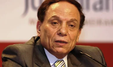 محاكمة عادل إمام بتهمة ازدراء الأديان على نايل سينما