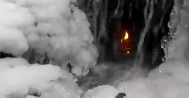 بالفيديو ...شعلة الماء في نيويورك لغز يُحيّر العلماء