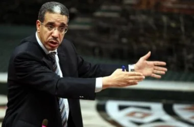 الرباح يتهم المعارضة بالتآمر على المغرب و الرجوع به إلى الخلف