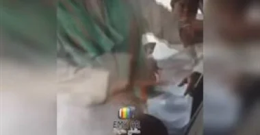 بالفيديو.. سائق حافلة يبصق في وجه معتمرين و يثير غضب مواقع التواصل